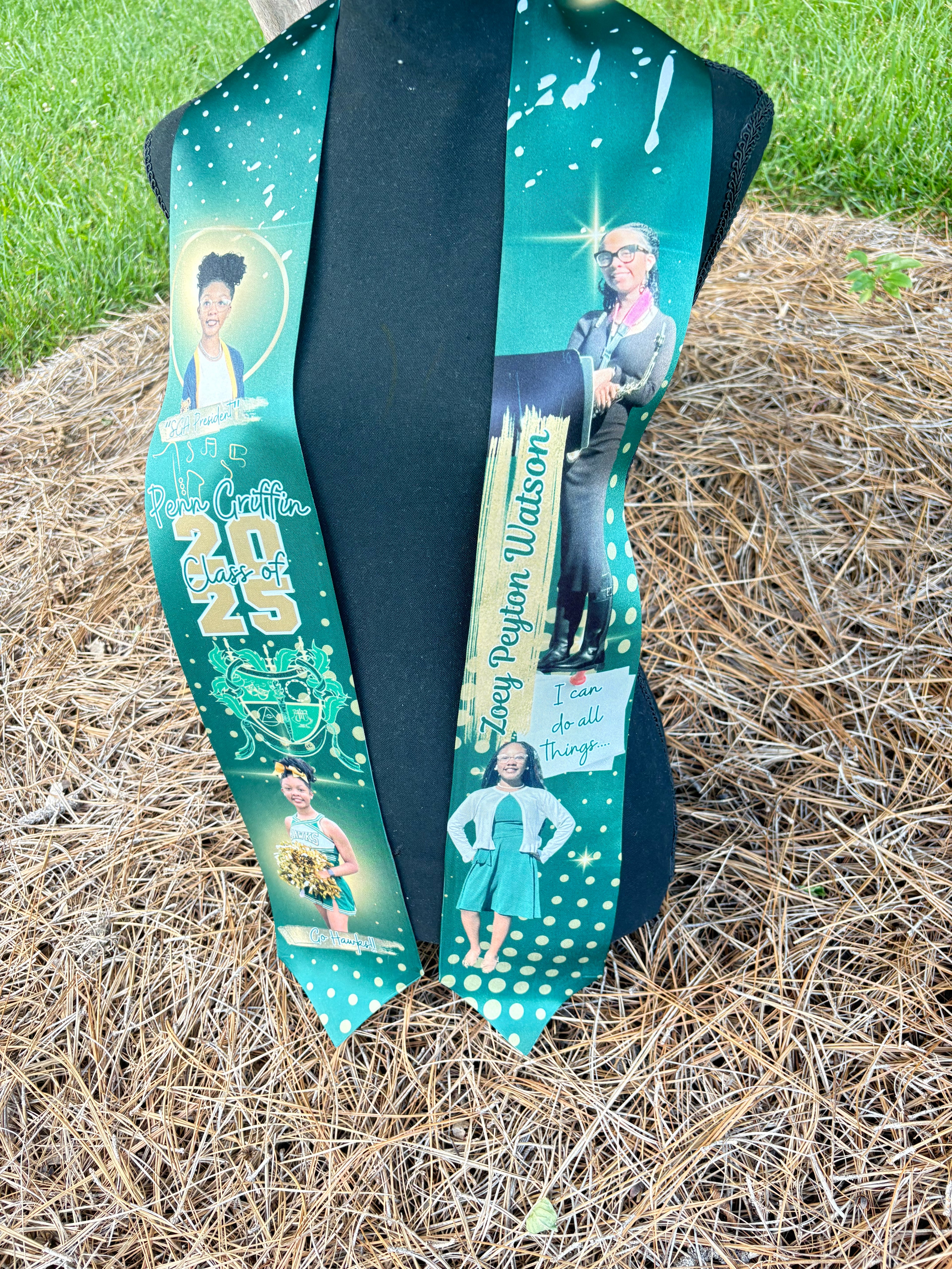 green stole with pictures